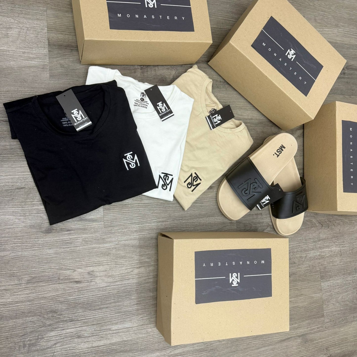 Combo monastery 3 camisetas y 1 sandalia